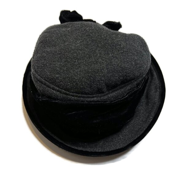 Womens Cloche Hat Black Fitted Lined Head Band Bow OS‎ - Picture 6 of 7
